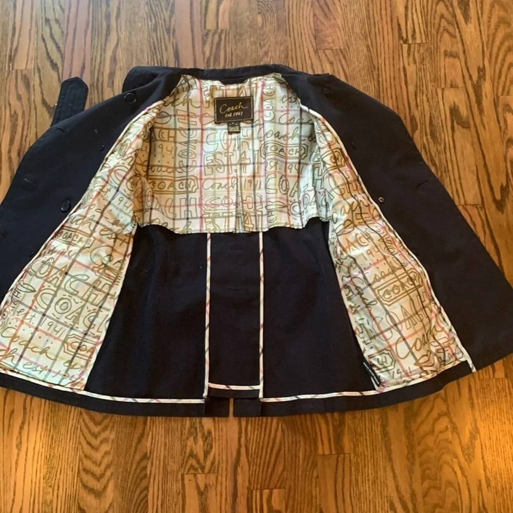 Coach sz 4 navy blue jacket with 3/4 sleeves and gold button details